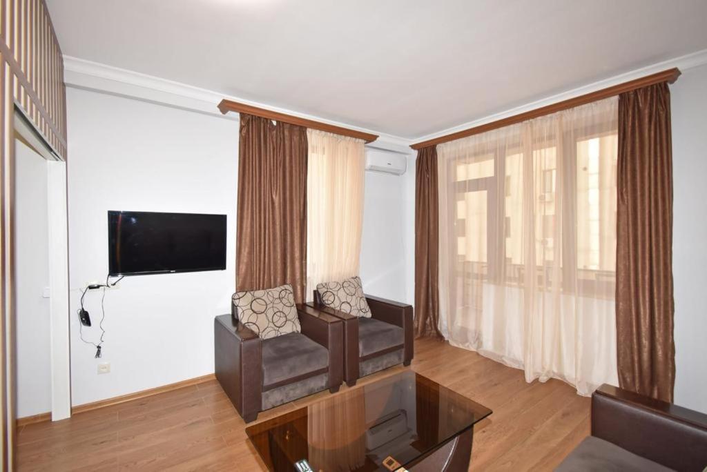 74/3New Building In The Center Of The Capital Apartment Ереван Екстериор снимка