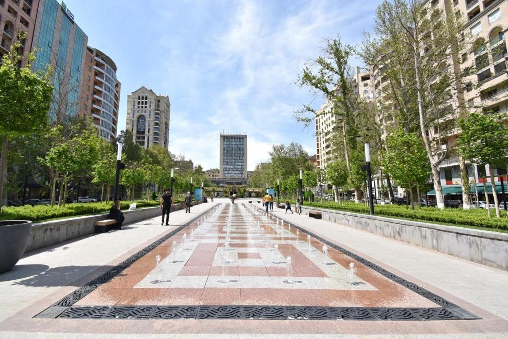 74/3New Building In The Center Of The Capital Apartment Ереван Екстериор снимка